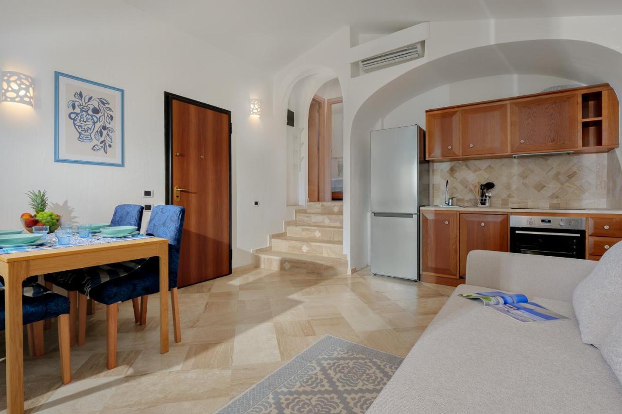 Villetta Azzurro - Sherdenia Luxury Apartments มาริเนลลา ภายนอก รูปภาพ